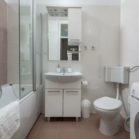 Apartment Apartman Sneki *